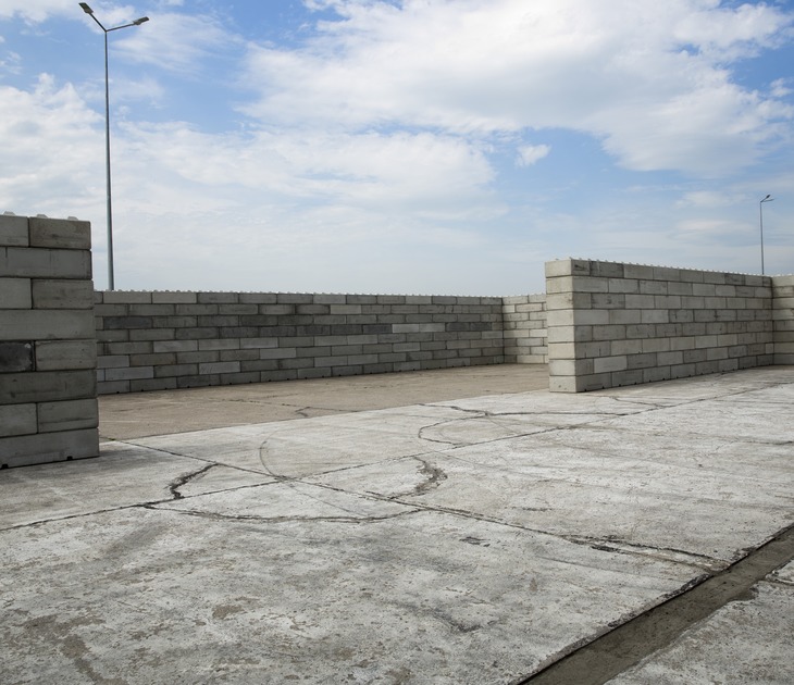 Zadaszenia łukowe – prefabrykowane konstrukcje betonowe